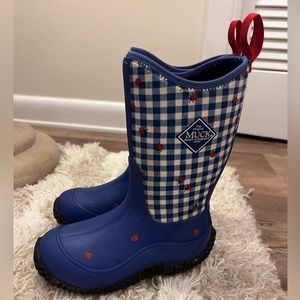 EUC Girl’s Muck Boots size 12
